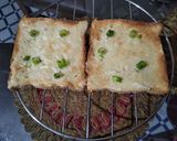 A picture of step 6 of Cheese garlic toast.