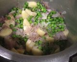 A picture of step 1 of Green pulao.