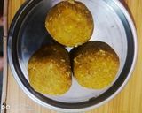 A picture of step 3 of Besan Ladoo.