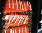 Foto del paso 3 de la receta: Salmón al horno con jamón serrano y queso