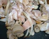 Foto langkah ke 3 dari resep Pakcoy siram ayam jamur.