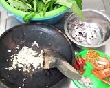 Foto langkah ke 1 dari resep Ca Kangkung Gurita.