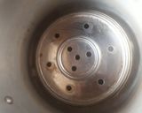 A picture of step 3 of Til Nankhatai in Pressure Cooker.