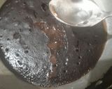 A picture of step 5 of 7 spoon unique cake.