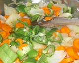 Foto del paso 7 de la receta: Merluza en salsa de la huerta