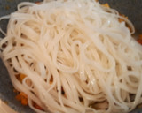 Foto del paso 5 de la receta: Fideos de arroz chino con verduras y pollo