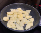 Foto del paso 4 de la receta: Hamburguesa de angus, lacón y manzana al Oporto