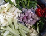 Foto langkah ke 2 dari resep Ayam asam manis pedas.