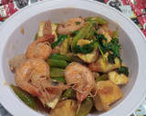 Foto langkah ke 7 dari resep Tumis udang buncis kemangi.