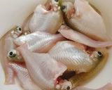 Hình bước làm 1 của món Cá sơn kho khô