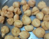 A picture of step 4 of Kadhi Pakoda.
