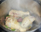 Foto del paso 2 de la receta: Sopa de pollo con farfalle