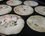 A picture of step 3 of Mini Rava Uttapam Pizza.