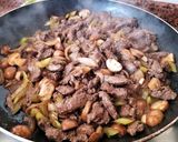 Foto del paso 8 de la receta: Lomo con apio y champignones