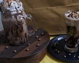 A picture of step 3 of Chikoo Chocolate Shake.