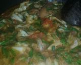 Foto langkah ke 12 dari resep Krengsengan ceker+kepala ayam(kromoan) +sayur kol.