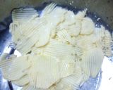 A picture of step 3 of Crunchy potato crisps #festivecontest kakamega #authormarathon.
