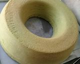 Foto langkah ke 4 dari resep Bolu pandan santan lembut.