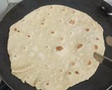A picture of step 4 of Soya kathi rolls.