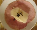 Foto del paso 1 de la receta: Rollito jamón y queso con aceitunas