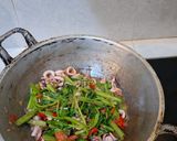 Foto langkah ke 3 dari resep Tumis Cumi Kangkung.