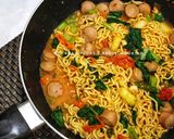 Foto langkah ke 3 dari resep Mie Kuah Sosis.