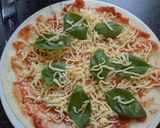 Foto langkah ke 2 dari resep Pizza super gampang! (Margherita Pizza).