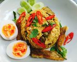 รูปขั้นตอนการทำที่ 2 ของ ข้าวผัดเขียวหวานไก่ ปลาสลิด ไข่ต้ม