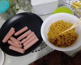 Foto langkah ke 4 dari resep Sosis Gulung Mie Telur.