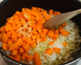 Foto del paso 2 de la receta: Estofado de ternera con boniato