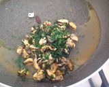 Foto del passaggio 6 della ricetta Crema di cannellini e arachidi con cozze e crostini al rosmarino