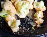 Foto del paso 3 de la receta: Vegano - hongo melena de león marinado, con papas especiadas y coliflor al ajo