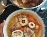 Foto langkah ke 6 dari resep Sop Sumsum Tulang Sapi.