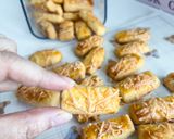 Foto langkah ke 9 dari resep Premium Kaastangel Super Cheesy Renyah.