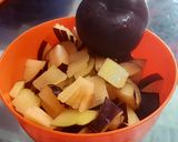 A picture of step 1 of Easy Plum Jam.