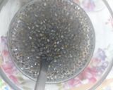 A picture of step 6 of Chia seeds mint lemon drink.