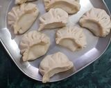 A picture of step 6 of Fry momos.