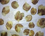 Foto langkah ke 2 dari resep Crispy Smashed Potatoes.