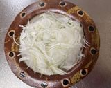 A picture of step 2 of Japanese Izakaya (Japanese pub) new Onion Salad.