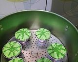 Foto langkah ke 6 dari resep Bolu kukus semangka.