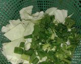 Foto langkah ke 2 dari resep Sayur sop bakso.