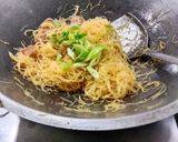 Foto langkah ke 4 dari resep Bihun Goreng.