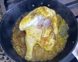 Foto del paso 5 de la receta: Pollo asado con manzanas ácidas y salsa suave de chocolate