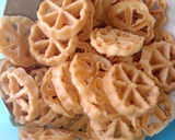 Foto langkah ke 10 dari resep Kue kembang goyang ala Mamah Memey.