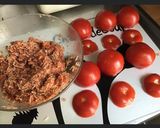 Une image de l'étape 1 de Tomates farcies chair à saucisse sur lit de trio de quinoa en gratin.