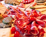 Hình bước làm 4 của món Charcuterie Board - Mâm Đồ Nguội Với Jambon, Phô Mai Và Pa Tê Caillette