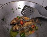 Foto langkah ke 3 dari resep Tumis Ikan Asin Peda.