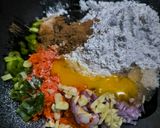 Foto langkah ke 2 dari resep Hekeng Ayam Udang Kulit Tahu.