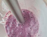 Foto del paso 2 de la receta: Licuado de moras silvestres y yogur casero 🩷🤍