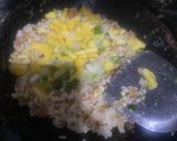 Foto langkah ke 3 dari resep Nasi goreng nanas.